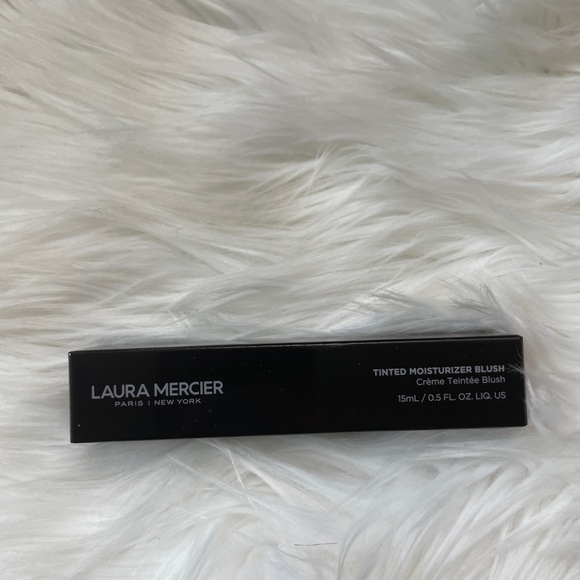 Laura Mercier
Tinted Moisturizer Blush - Picture 3 of 7